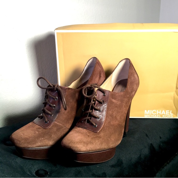 Michael Kors Suede Sophia Oxford Heels Size 9M - Picture 1 of 9